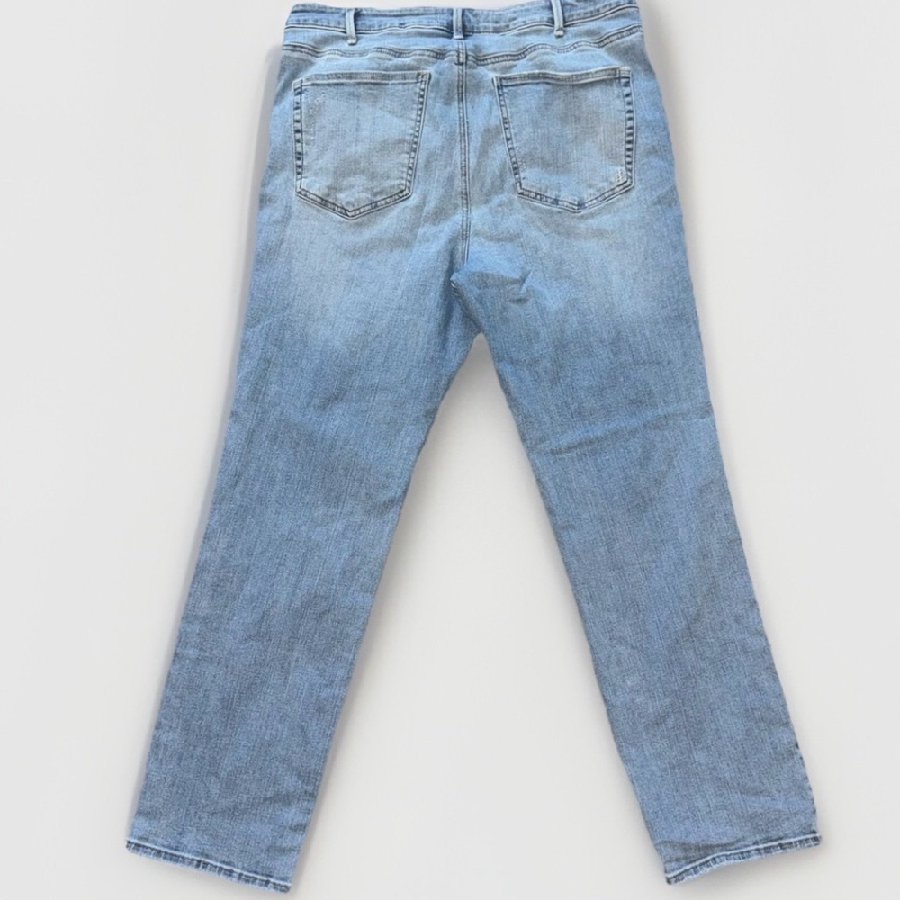 Silver Jeans Isbister Ankle Straight Distressed Light Blue Size 16W/L29 Womens - Picture 3 of 10